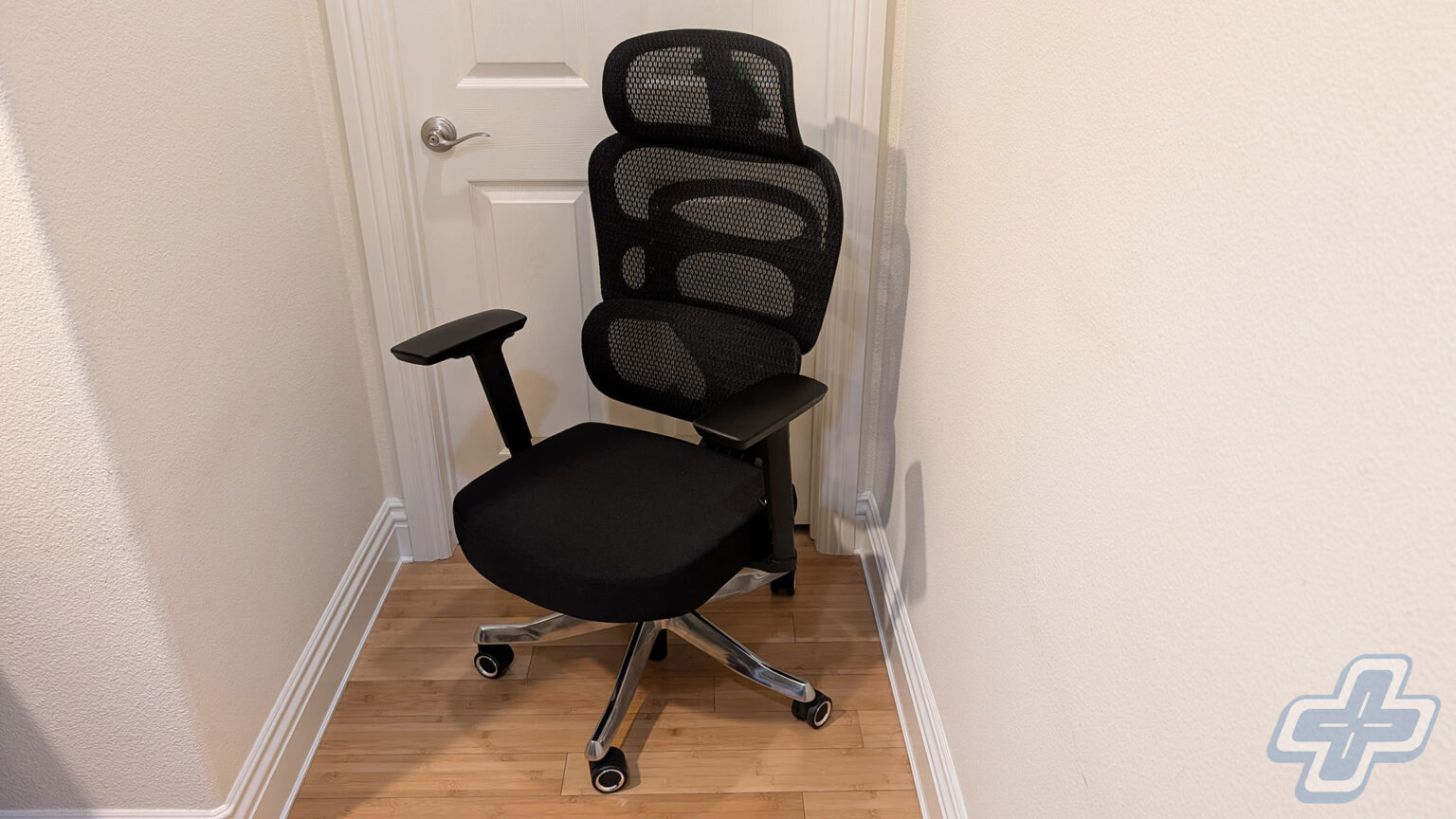 Eureka Ergonomic Axion Hybrid Chair Review Gallery | Image: Jason Siu / FullCleared Eureka Ergonomic Axion Hybrid Chair Review Gallery | Image: Jason Siu / FullCleared