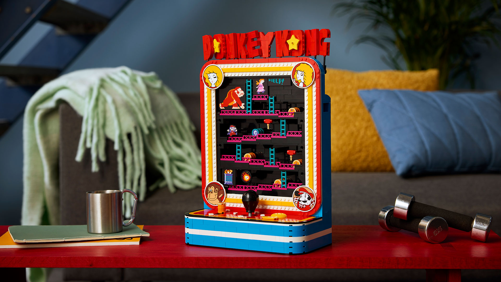 The Donkey Kong Arcade set brings the 1981 cabinet to shelves in brick form | Image: LEGO
